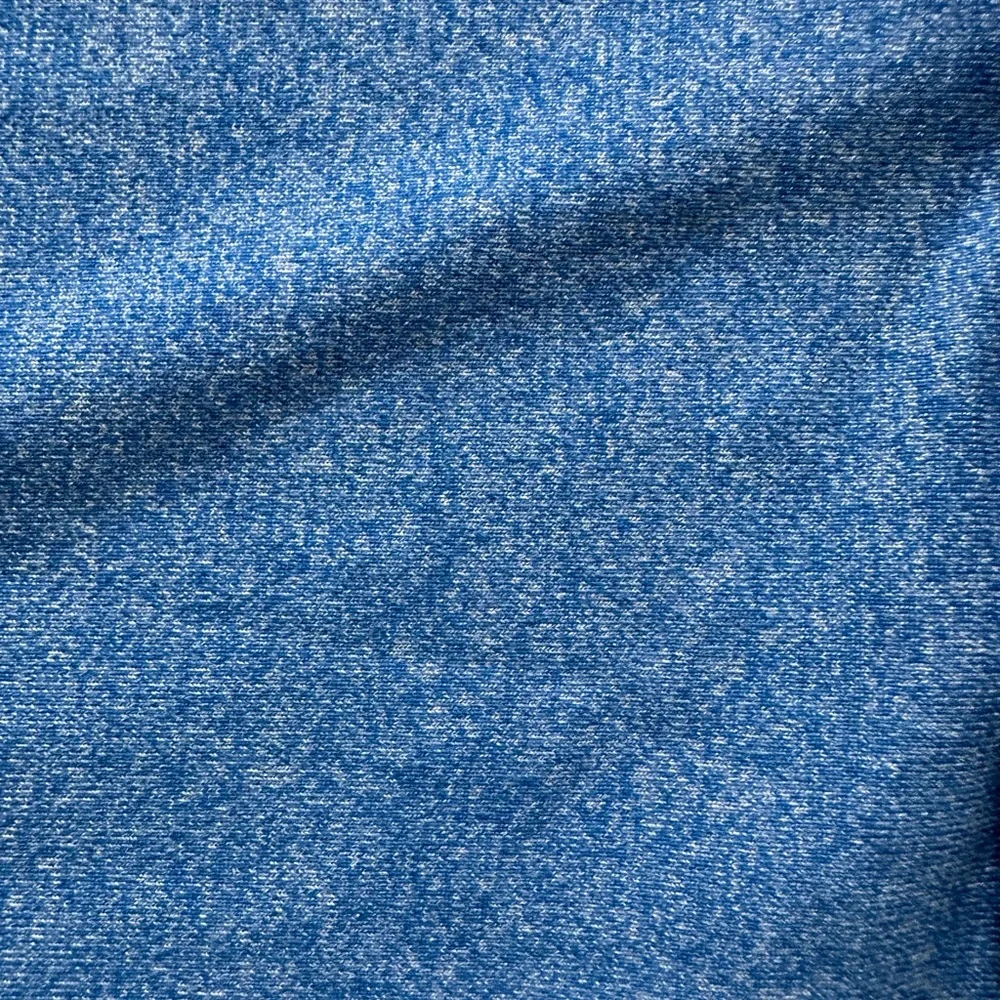 Lululemon athletica Vyniasa scarf blue logo snap button